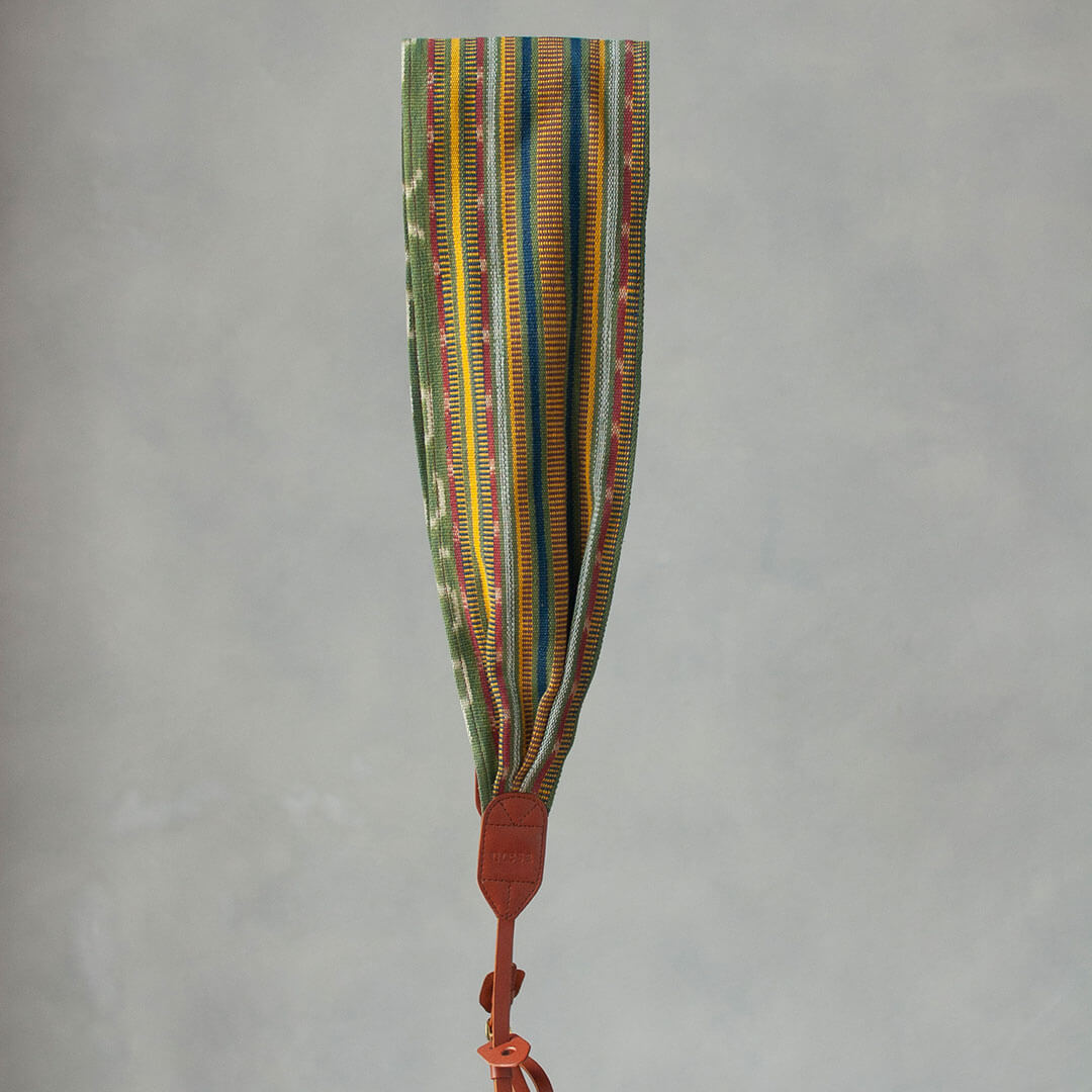 Sangkut - Natural Dye Tenun Ikat Camera Strap Size S | Noesa