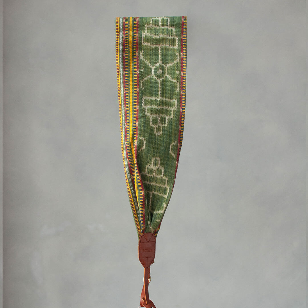Sangkut - Natural Dye Tenun Ikat Camera Strap Size S | Noesa