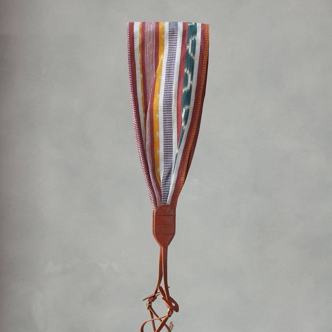 Sangkut - Natural Dye Tenun Ikat Camera Strap Size S | Noesa