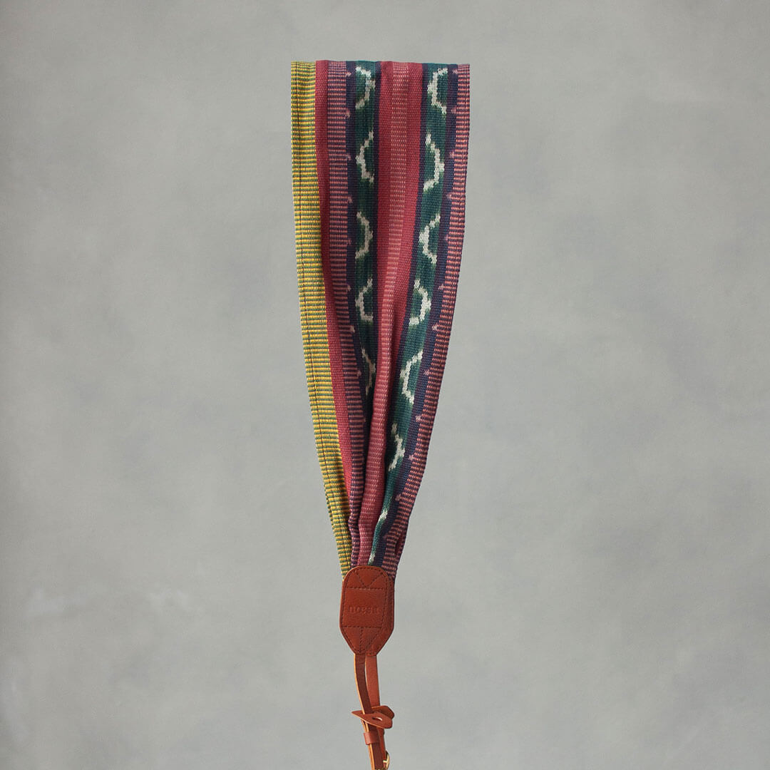 Sangkut - Natural Dye Tenun Ikat Camera Strap Size S | Noesa