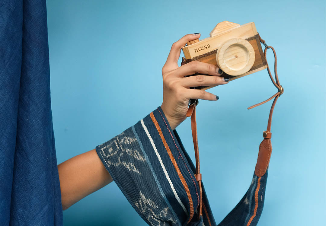 Attaching Sangkut (The Camera Strap)