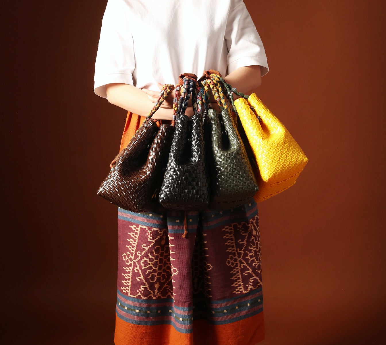Hand Bag - Saling Silang | Rajoet x Noesa