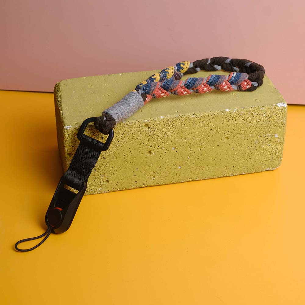 Camera Strap Tenun Ikat - Sangkut Tilu | Noesa