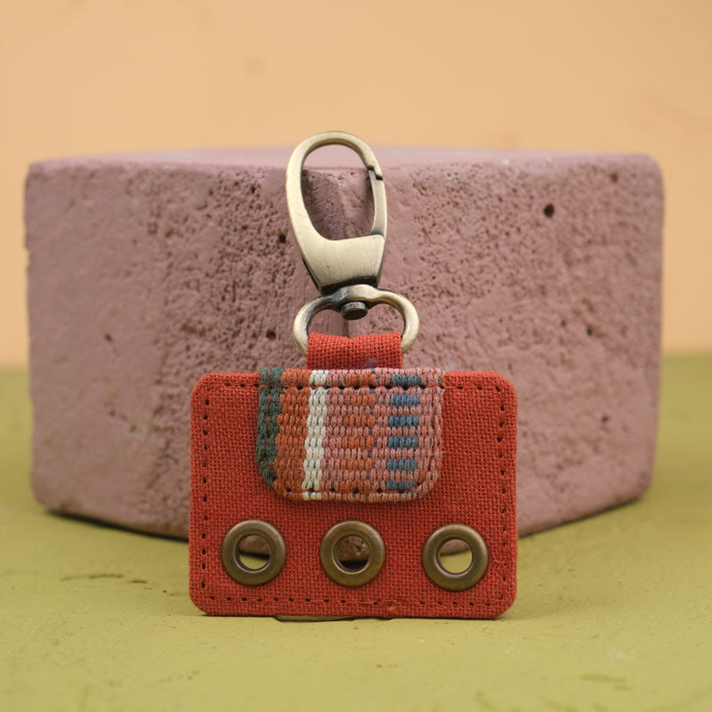 Taut - Bag Charm & Keychain Holder | Noesa