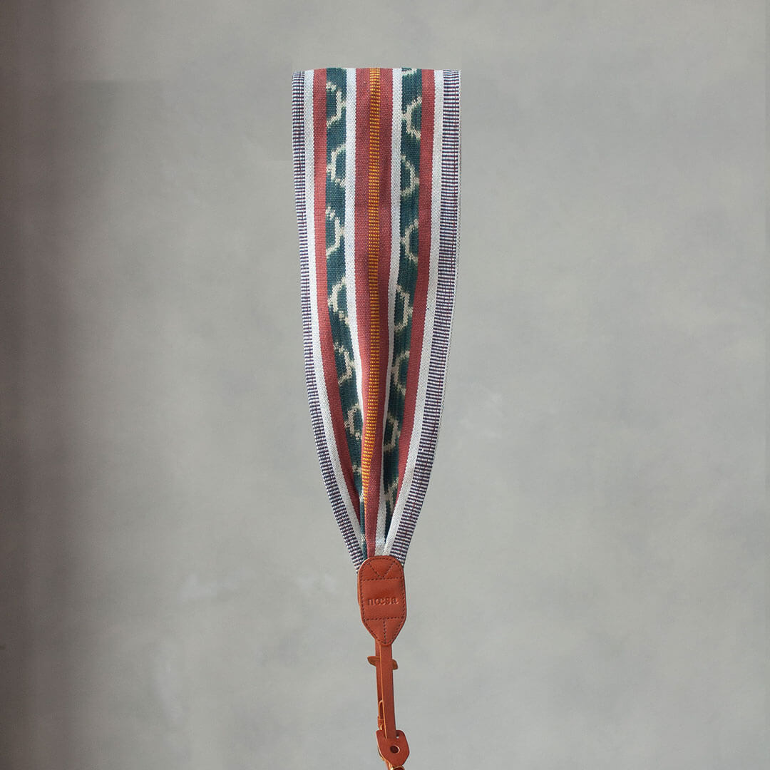 Sangkut - Natural Dye Tenun Ikat Camera Strap Size S | Noesa